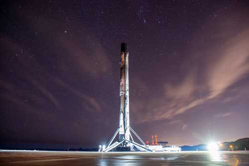 火箭速度是每小时多少公里(SpaceX猎鹰9号速度惊人)