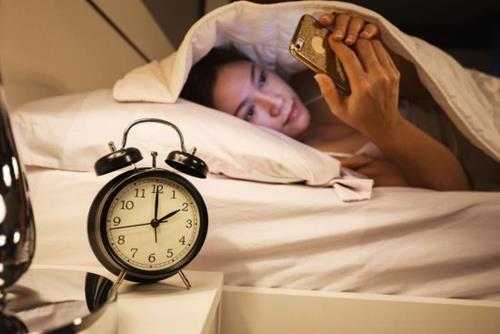 经常熬夜身体会发臭 网友破防:就那点时间是自己的