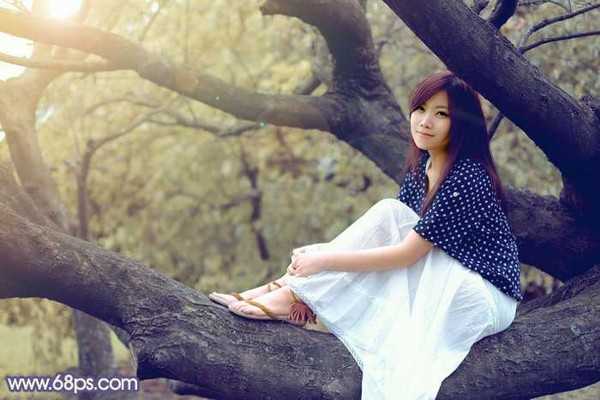 Photoshop为大树上的美女加上秋季晨曦蓝黄色效果