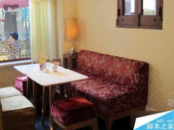 小小的甜品店也能为女友拍出杂志插页照片效果